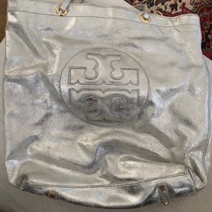 Tory Burch Satchel. Silver bag.